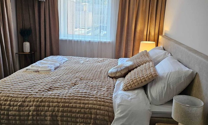 Lisse City Center Apartment | Homerez - Apartment in Lisse with Terrace