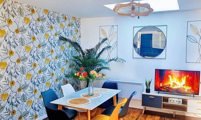 Raismes Apartment | Homerez - Apt Raismes w/parking