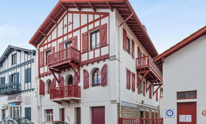 Saint-Jean-de-Luz Apartment | Homerez - Apt. Saint-Jean-de-Luz