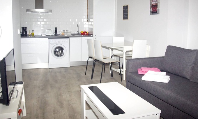 Leon City Centre Apartment | Homerez - Beautiful appartement for 4 ppl. at León