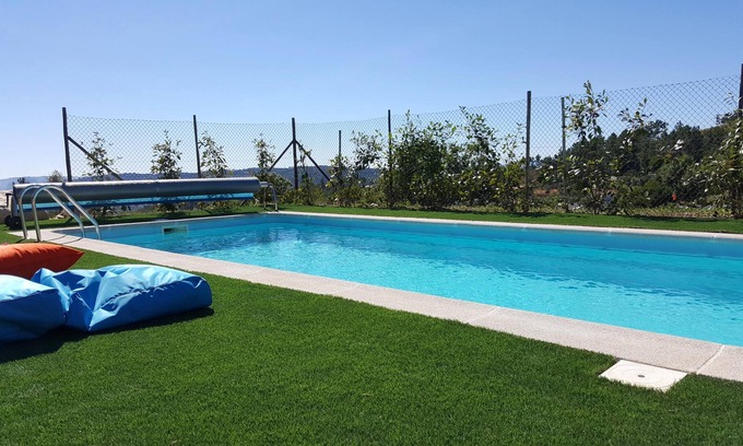 Seia House | Homerez - Beautiful bungalow for 6 ppl. with shared pool and terrace at Furtado
