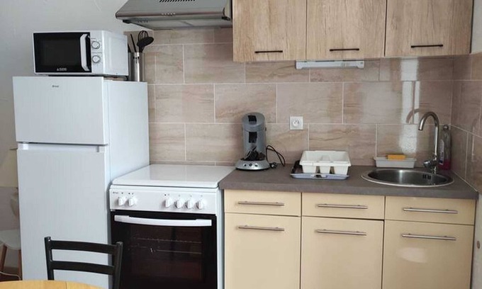Cosne-Cours-sur-Loire House | Homerez - Cosy stay in Cosne-Cours