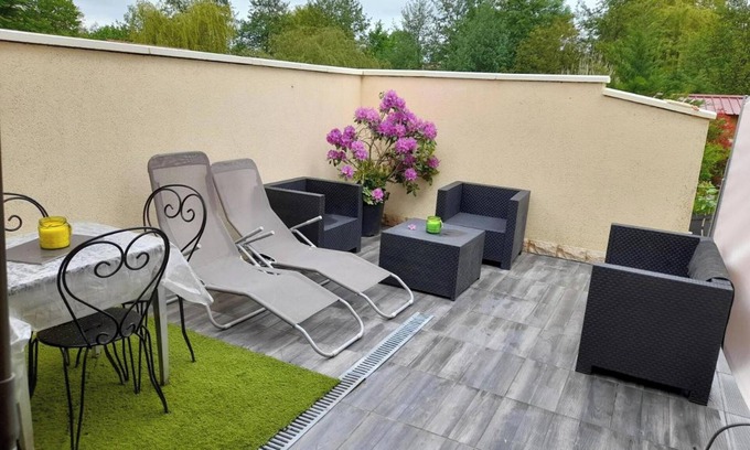 Brevonnes House | Homerez - Charming House in Brévonnes with Fenced Garden