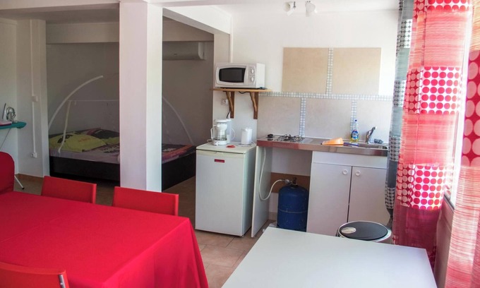 La Colline Apartment | Homerez - Charming Studio Sea View Schoelcher 20m²