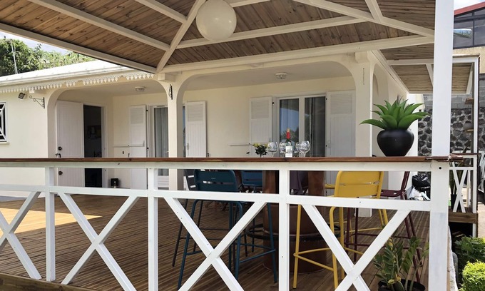 Saint-Paul House | Homerez - Comfortable house in Saint Paul with enclosed garden