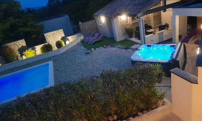 Lussas Ski Chalet | Homerez - Cosy chalet in Lussas with pool and jacuzzi