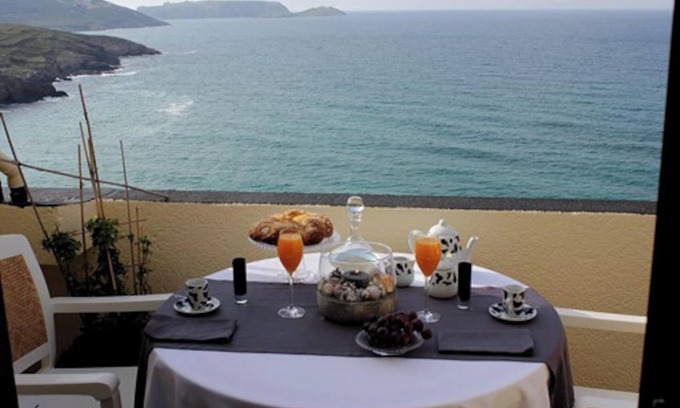 Malpica de Bergantinos Apartment | Homerez - Elegant Apartment in Malpica with Sea View