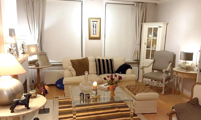 Sluis House | Homerez - Exceptional house with garden and balcony