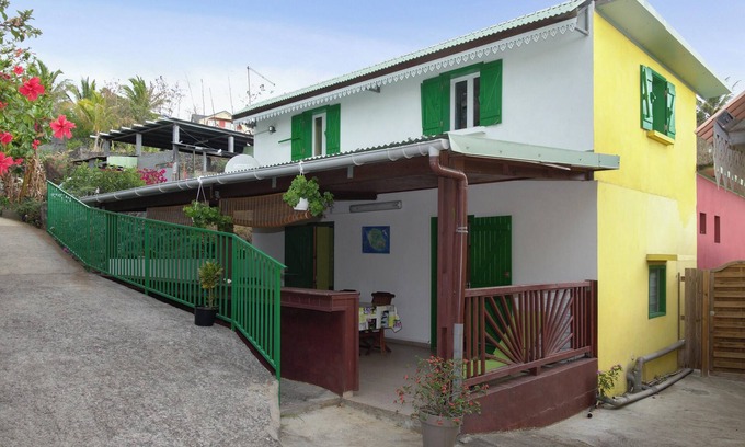 Le Portail House | Homerez - Family House in Saint-Leu, charm and comfort