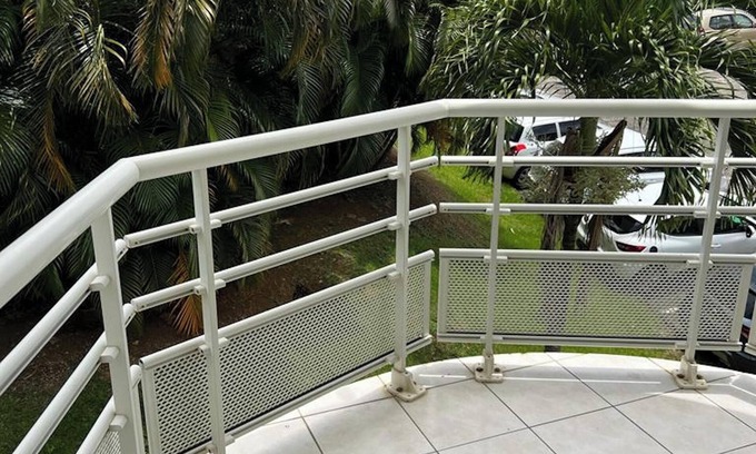 Le Lamentin Apartment | Homerez - Flat with Balcony and Mountain View in Le Lamentin