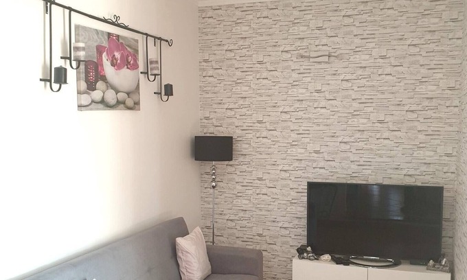 Ermesinde House | Homerez - House 7 km away from the beach for 6 ppl. with terrace at Alfena