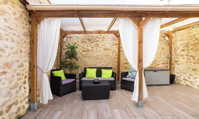 Noyen-sur-Sarthe House | Homerez - House in Noyen-sur-Sarthe