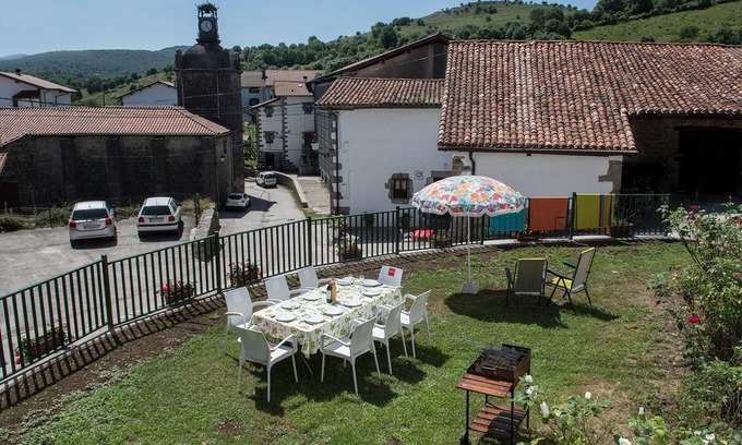 Baraibar House | Homerez - House in Baráibar, mountain view