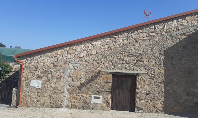 Salsas House | Homerez - House in Parada with mountain view