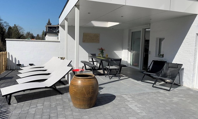 Spa House | Homerez - House Spa with garden