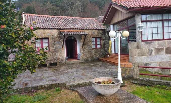 Gondomar House | Homerez - Luxurious Villa in Nande with Private Pool