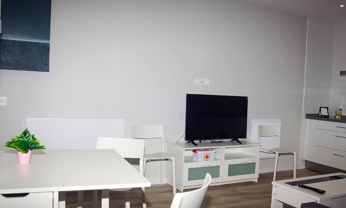 Leon City Centre Apartment | Homerez - Nice appartement for 4 ppl. at León