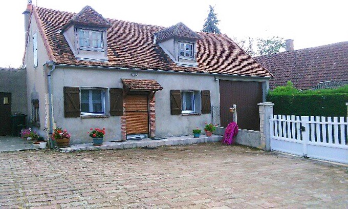 Loire - Vignobles et Nohain House | Homerez - Nice house for 2 ppl. at Saint-Père