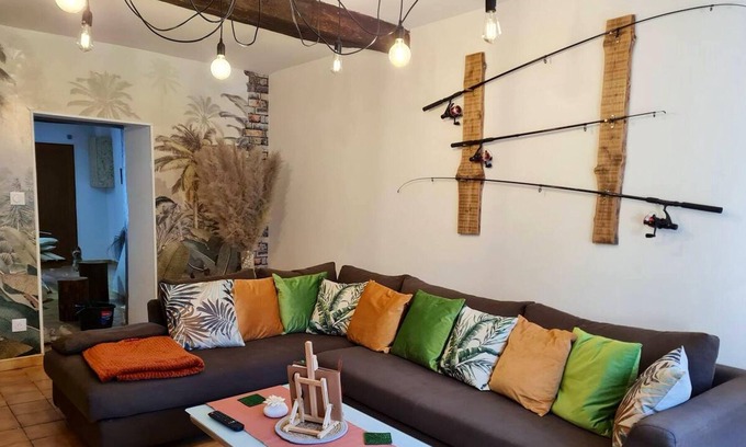 Deville House | Homerez - Nice house for 4 ppl. with terrace at Deville