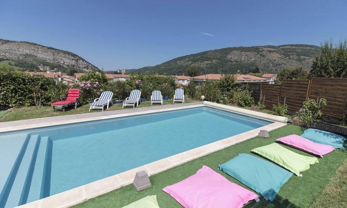 Foix Villa | Homerez - Refined Villa in Foix with Private Pool and Jacuzzi