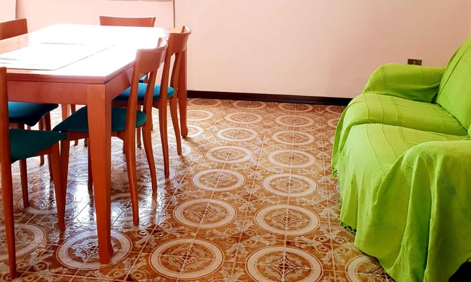 Solarussa Apartment | Homerez - Spacious appartement 15 km away from the beach for 6 ppl. at Solarussa