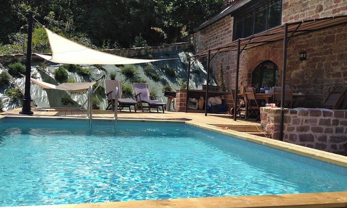Noailhac Villa | Homerez - Spacious Villa in Noailhac with Private Pool