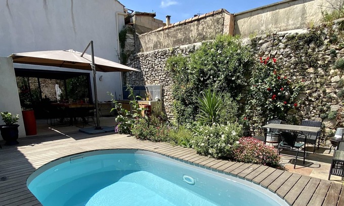 Cournonsec Villa | Homerez - Villa for 4 ppl. with swimming-pool, garden and terrace at Cournonsec
