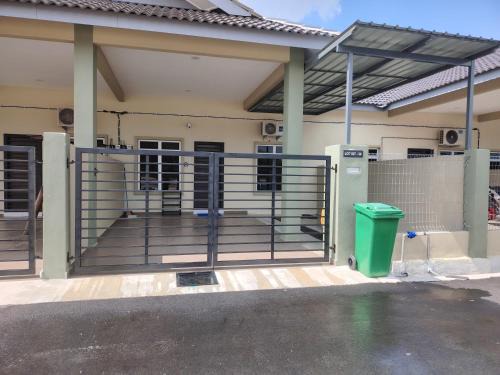 Sepang House | Homestay Arisya