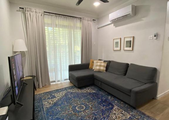 Kampung Paroi Apartment | Homestay Hana Senawang