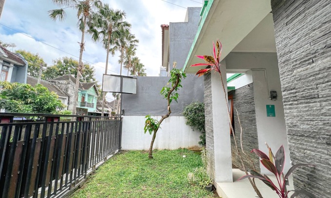 Catur Tunggal Villa | Homestay Jogja dekat Ambarukmo by Simply Homy