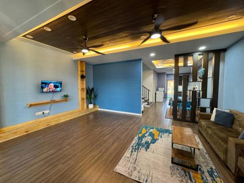 Kampung Balai Besar House | Homestay Romeesa Dungun