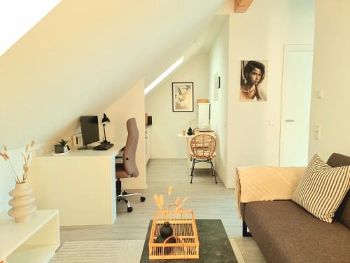 Richard-Strauss-Straße Apartment | Homestay-Stylish, Zentral- Loft Apartment-Parking