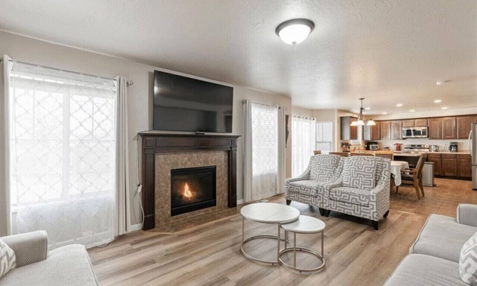 Clearfield House | Homestead Haven | Sleeps 14 | 2 Car Garage