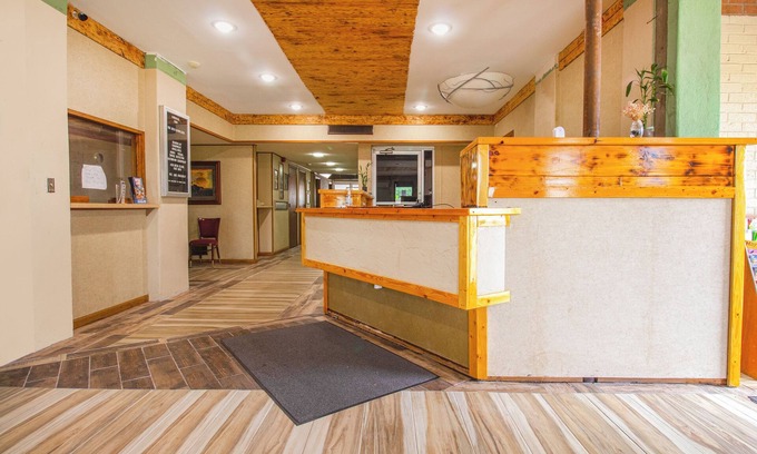 Liberal Hotel | HomeTown Inn by OYO - Liberal, KS