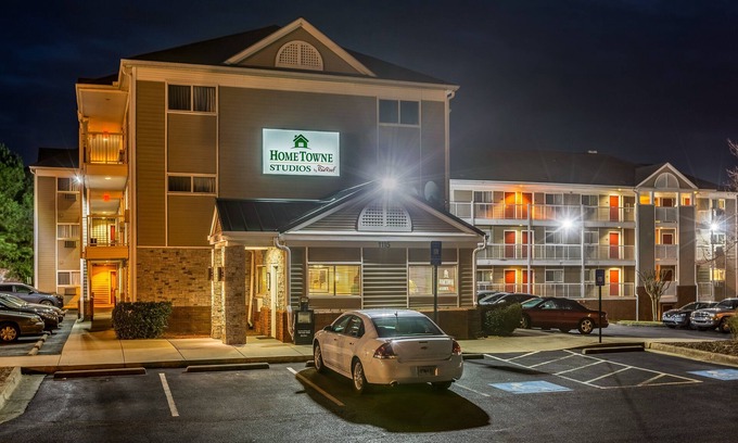Gainesville Hotel | HomeTowne Studios By Red Roof Gainesville, GA