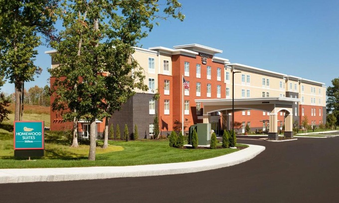Nashua Hotel | Homewood Suites by Hilton Gateway Hills Nashua