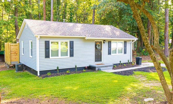 Marietta House | Homey Bungalow Convenient to Marietta and I-75!