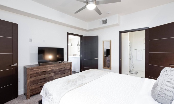 Spring Valley Apartment | Homey First Floor Unit in A Gated Community/FREE EV Charger!