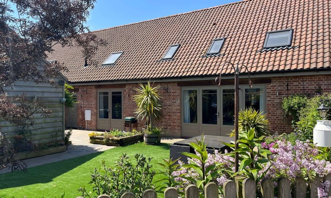 Martham House | Honeysuckle Barn, Martham