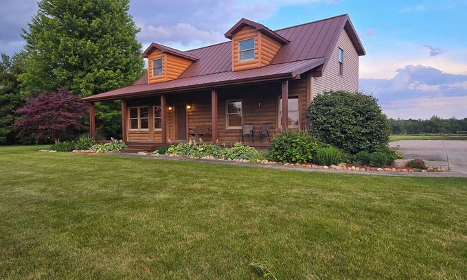 Goshen House | Hoosier Comfort Retreat on Lazy Willow Pond; Rustic, Private, Country Haven 10+