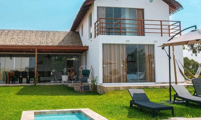 Ica House | HOP Macao: Lagoon View & Beach Access