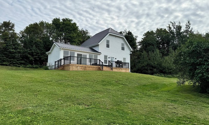 Anne's Land House | Hope River Hideaway - Quiet private home, minutes to attractions!