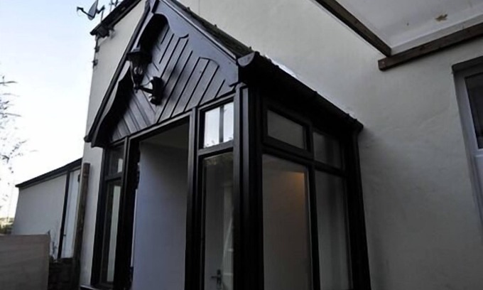 Whickham House | Hoppers Cottage Guest House