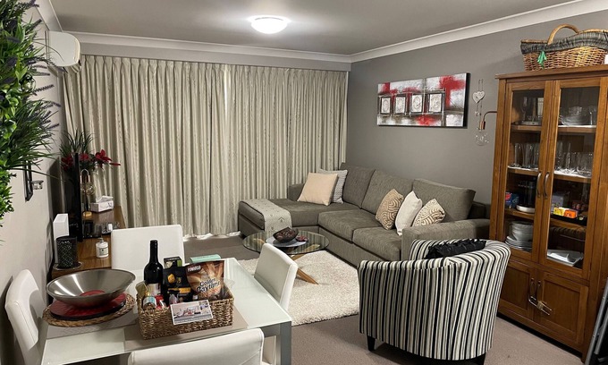 Jindabyne Apartment | Horizons 214 Beautiful self-contained lakefront studio apartment: Couples Only