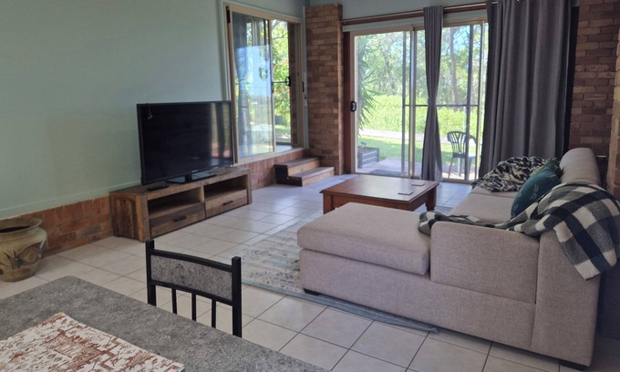 Agnes Water Apartment | Horizons Kangaroo Sanctuary - private couples retreat on our 10 acre property