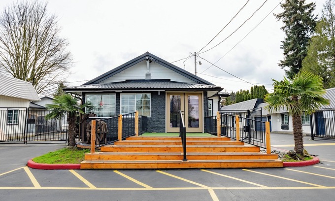 Parkrose Hotel | Horseshoe inn