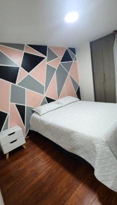 Engativa House | Hospedaje Malta Jireth "favor llamar" CAS visas USA fotos "Cerca al Aeropuerto"