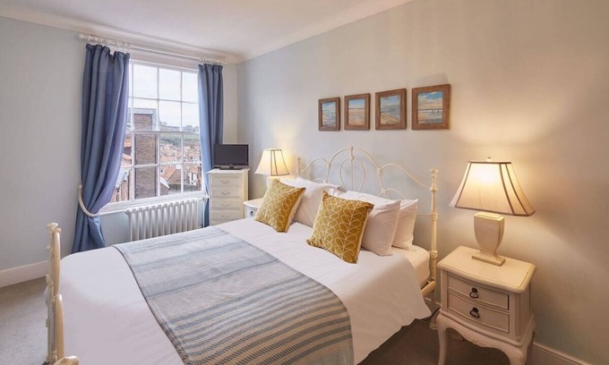West Cliff House | Host & Stay | Austen House