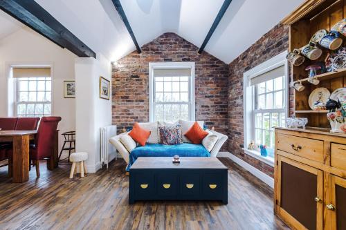 Sandbach Apartment | Host & Stay - Belvedere House