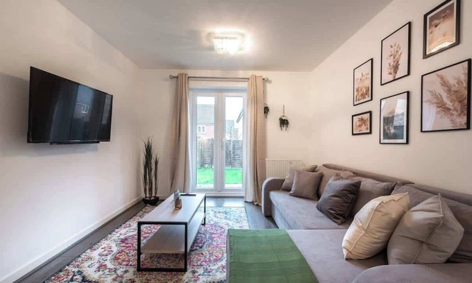 Peterborough House | Host & Stay | Moresby Way